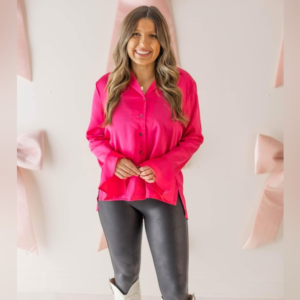 SALE✨NEW✨Hot Pink Button-Up Blouse!